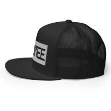 Load image into Gallery viewer, PaireeThreadz &quot;Classics&quot; snapback blk/wht
